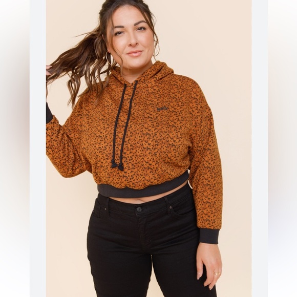 Levi's Tops - NWT Levi's Brown Cropped leopard Long Sleeve Hoodie xxxl 3xl